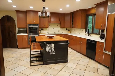 50 Pleasant Ridge Drive Poughkeepsie NY 12603