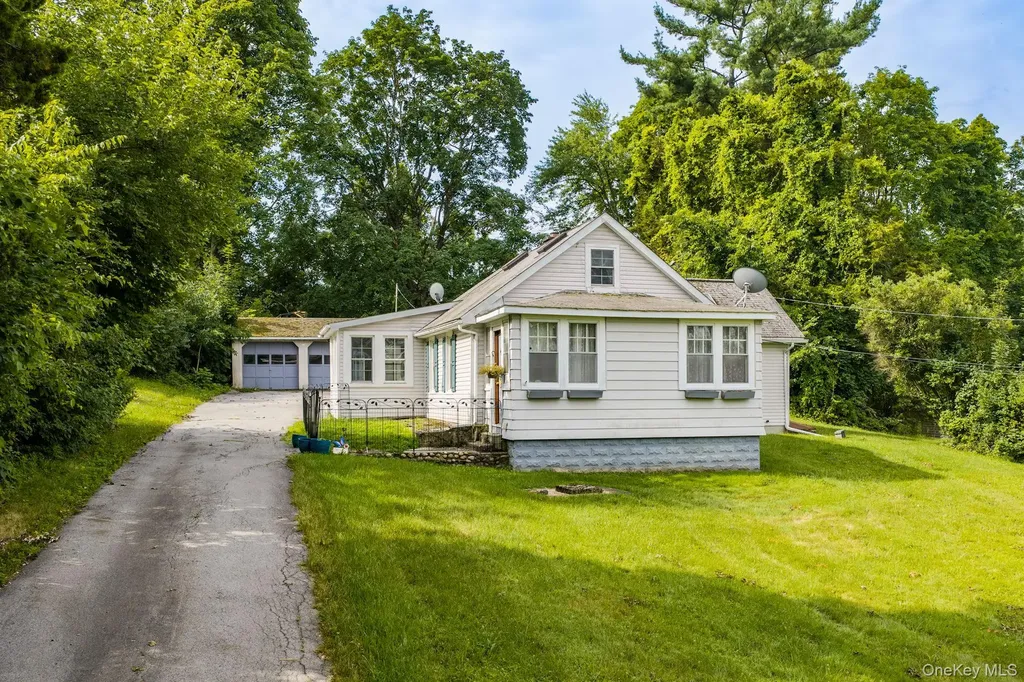 124 Bower Road Poughkeepsie NY 12603