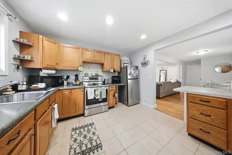 124 Bower Road Poughkeepsie NY 12603