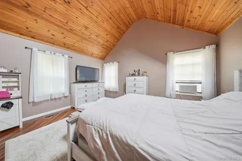 124 Bower Road Poughkeepsie NY 12603