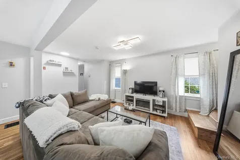 124 Bower Road Poughkeepsie NY 12603