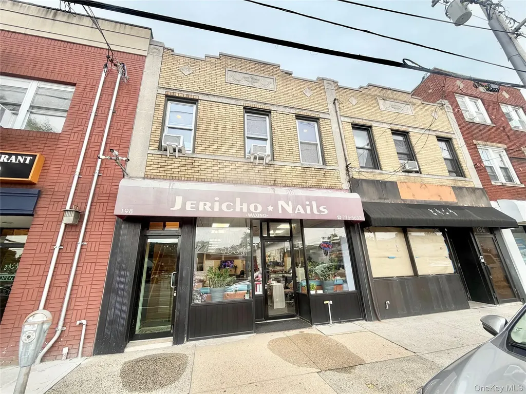 198 Jericho Turnpike Floral Park NY 11001