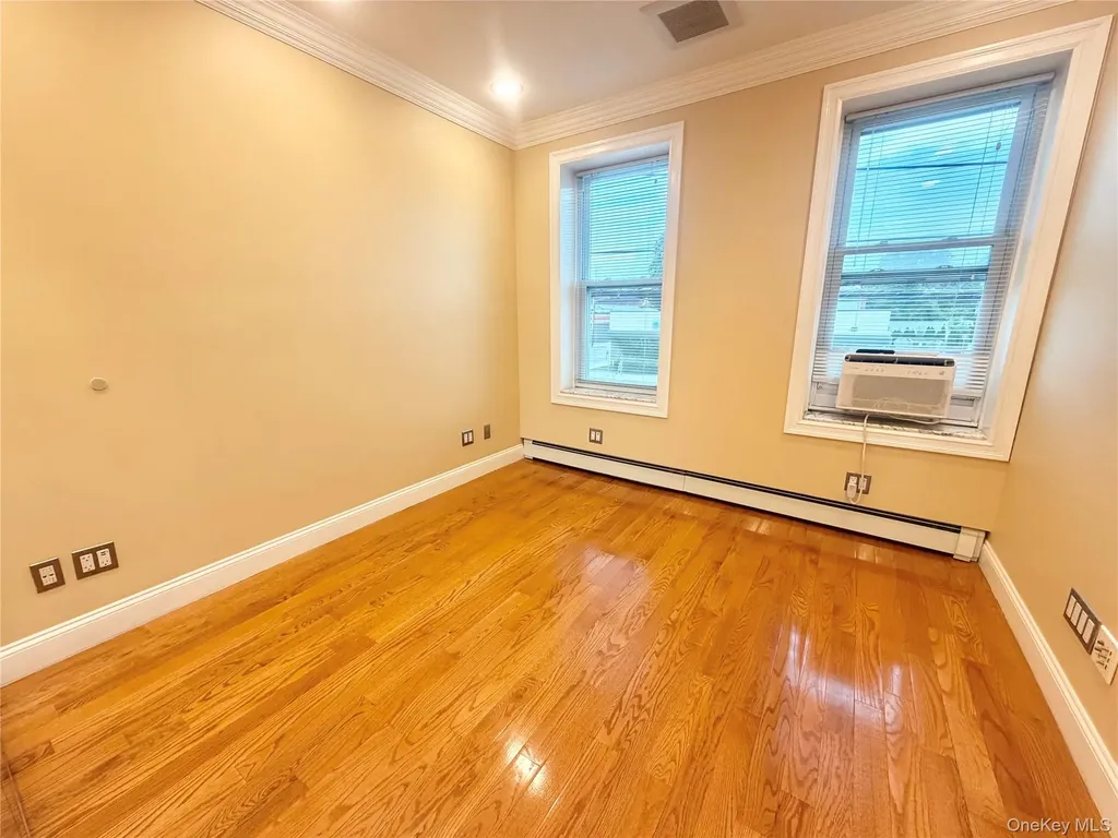 198 Jericho Turnpike Floral Park NY 11001