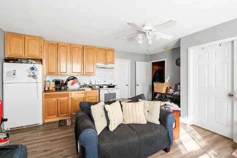 1611 Main Street Pleasant Valley NY 12569