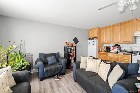 1611 Main Street Pleasant Valley NY 12569