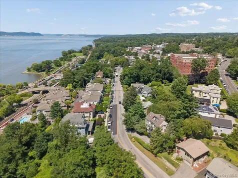 12 Livingston Avenue Dobbs Ferry NY 10522
