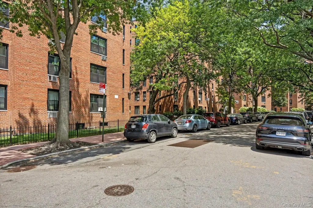 139-15 83rd Avenue Briarwood NY 11435