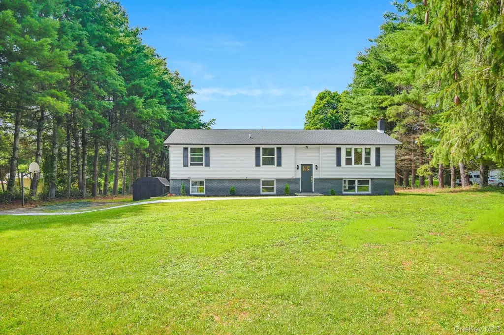 36 Bronson Road Poughquag NY 12570