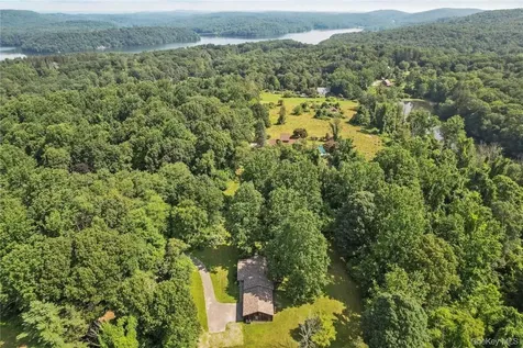 20A Apple Bee Farm Lane Croton-on-hudson NY 10520
