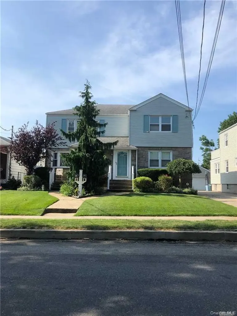 178 Walnut Street Lynbrook NY 11563
