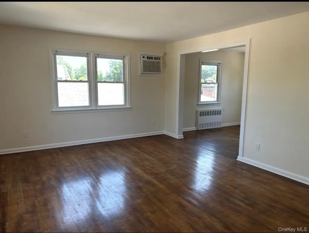 178 Walnut Street Lynbrook NY 11563