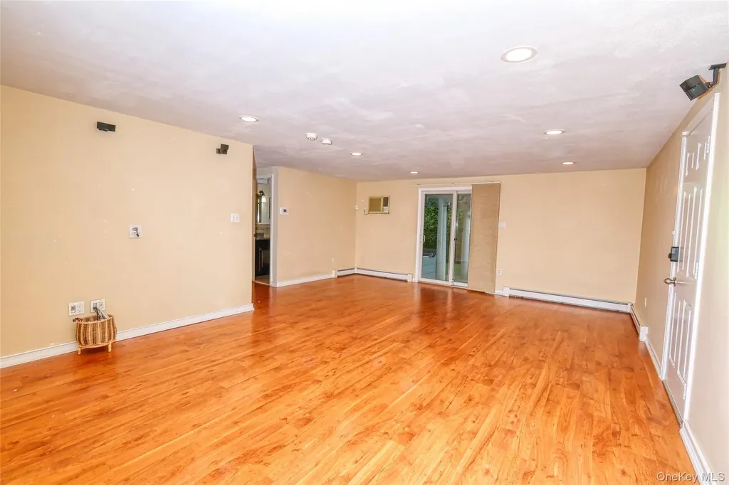 1352 Estelle Court Seaford NY 11783