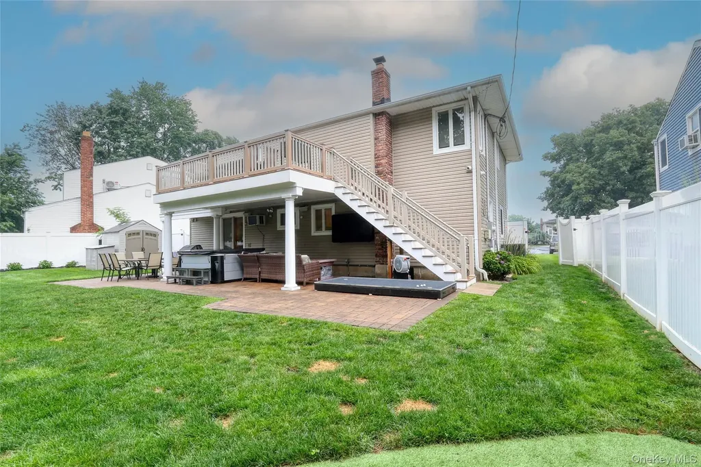 1352 Estelle Court Seaford NY 11783