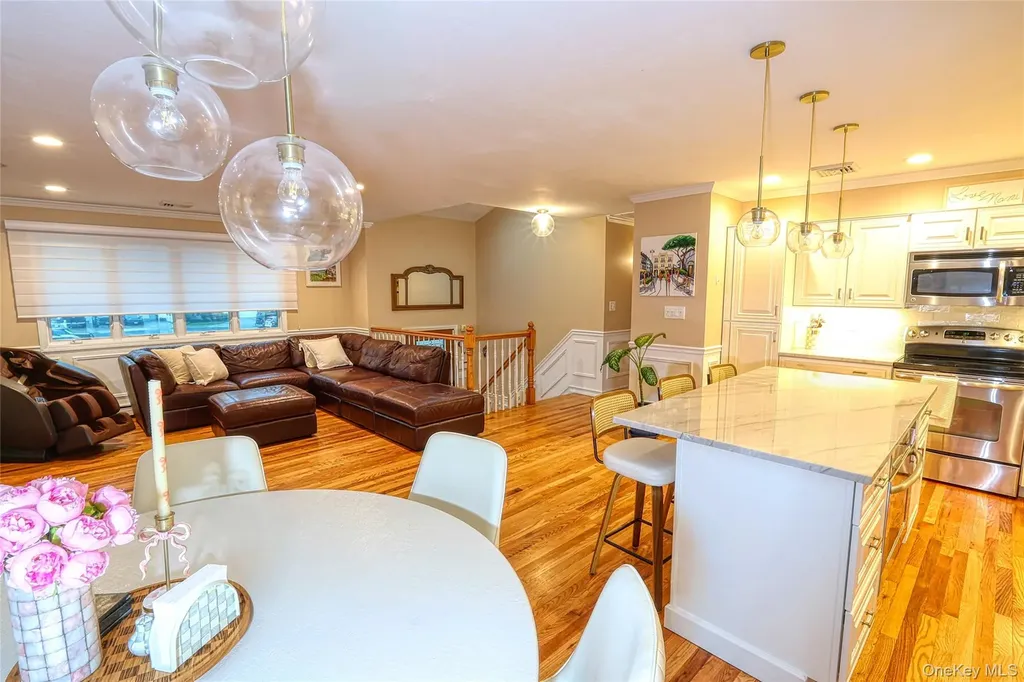 1352 Estelle Court Seaford NY 11783