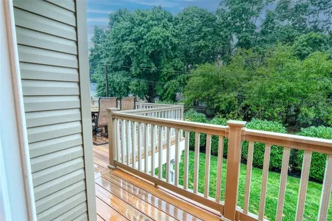 1352 Estelle Court Seaford NY 11783