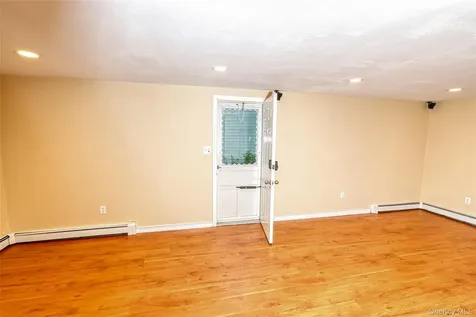 1352 Estelle Court Seaford NY 11783