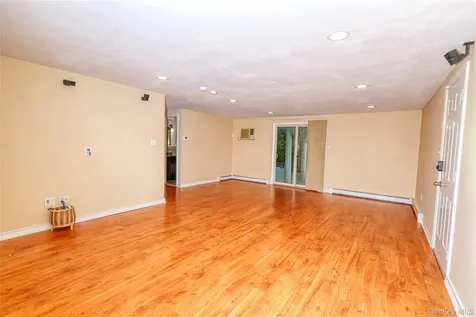 1352 Estelle Court Seaford NY 11783