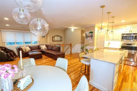 1352 Estelle Court Seaford NY 11783
