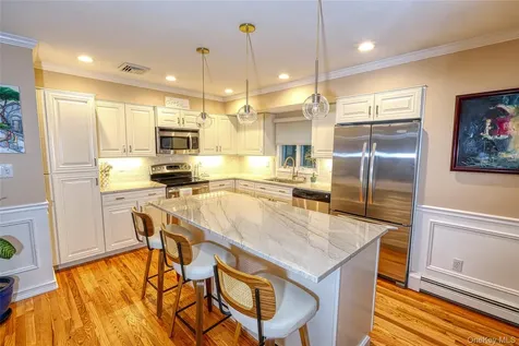 1352 Estelle Court Seaford NY 11783