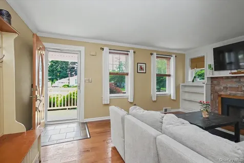 9 Mansion Drive Hyde Park NY 12538
