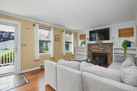 9 Mansion Drive Hyde Park NY 12538