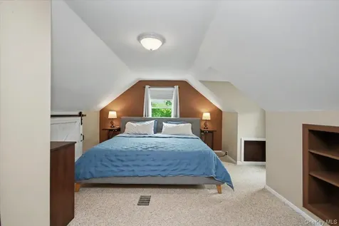 9 Mansion Drive Hyde Park NY 12538