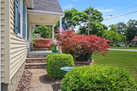 9 Mansion Drive Hyde Park NY 12538