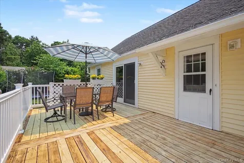 9 Mansion Drive Hyde Park NY 12538
