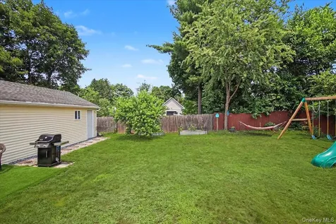 9 Mansion Drive Hyde Park NY 12538