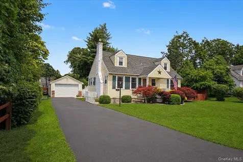 9 Mansion Drive Hyde Park NY 12538
