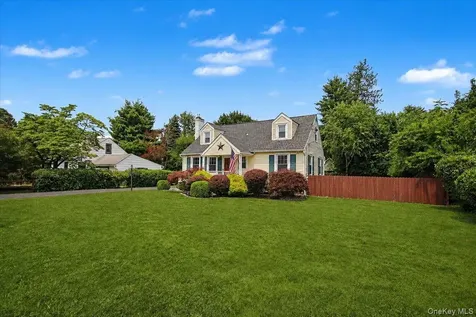 9 Mansion Drive Hyde Park NY 12538