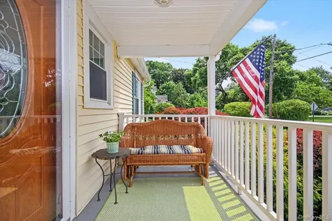 9 Mansion Drive Hyde Park NY 12538