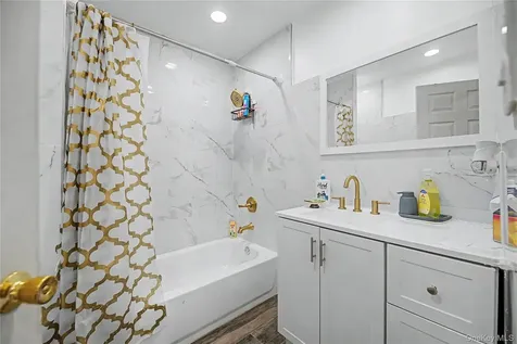 97 Portland Place Yonkers NY 10703