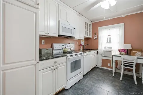 308 Monsell Place Greenport NY 11944