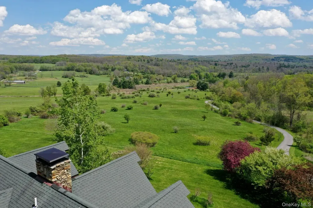 53 Market Lane Clinton Corners NY 12514