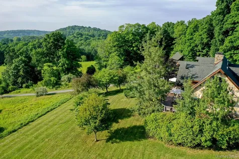 53 Market Lane Clinton Corners NY 12514