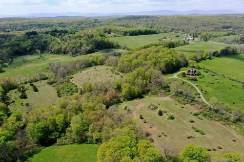 53 Market Lane Clinton Corners NY 12514