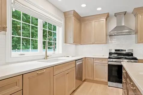24 Whittier Boulevard Poughkeepsie NY 12603