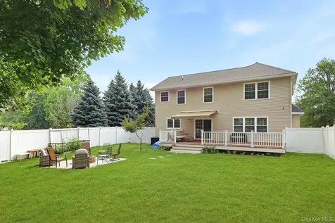 24 Whittier Boulevard Poughkeepsie NY 12603