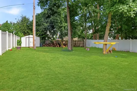 24 Whittier Boulevard Poughkeepsie NY 12603