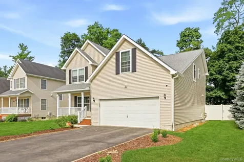 24 Whittier Boulevard Poughkeepsie NY 12603
