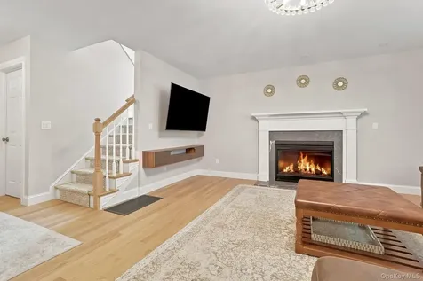 24 Whittier Boulevard Poughkeepsie NY 12603