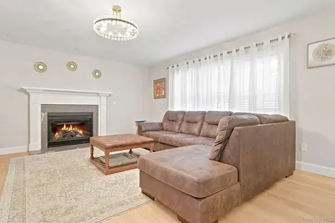24 Whittier Boulevard Poughkeepsie NY 12603