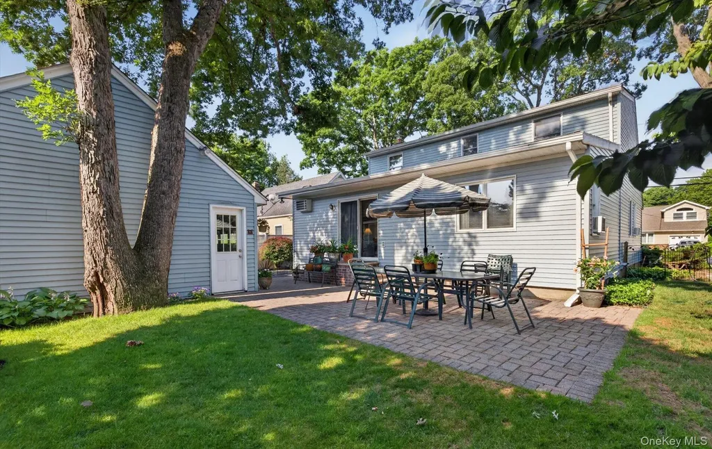 83 Whittier Avenue North Merrick NY 11566