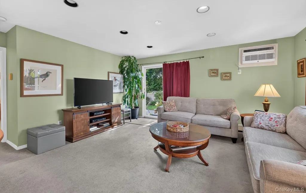 83 Whittier Avenue North Merrick NY 11566