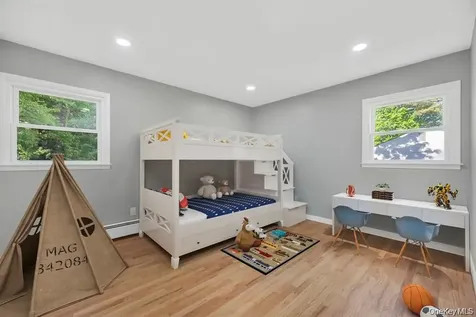 8 Mockingbird Lane Poughkeepsie NY 12601