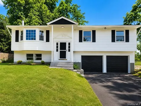 8 Mockingbird Lane Poughkeepsie NY 12601