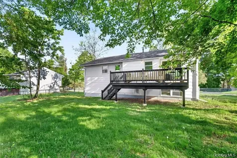 8 Mockingbird Lane Poughkeepsie NY 12601