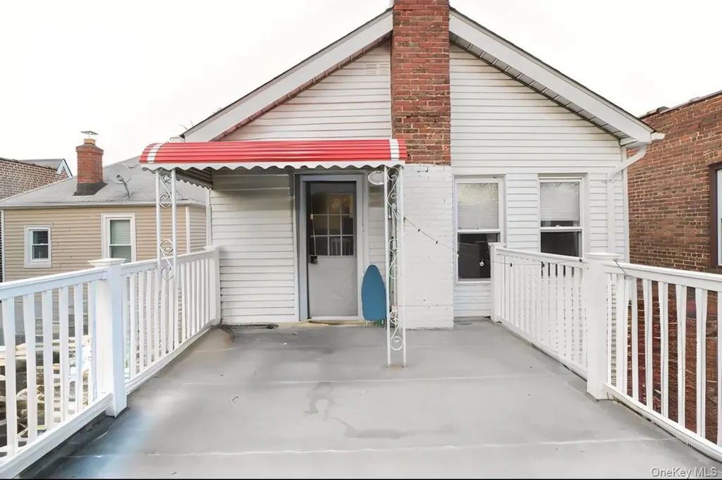 1643 Lurting Avenue NW Bronx NY 10461