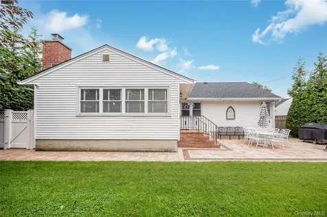 65 Colonial Drive Farmingdale NY 11735